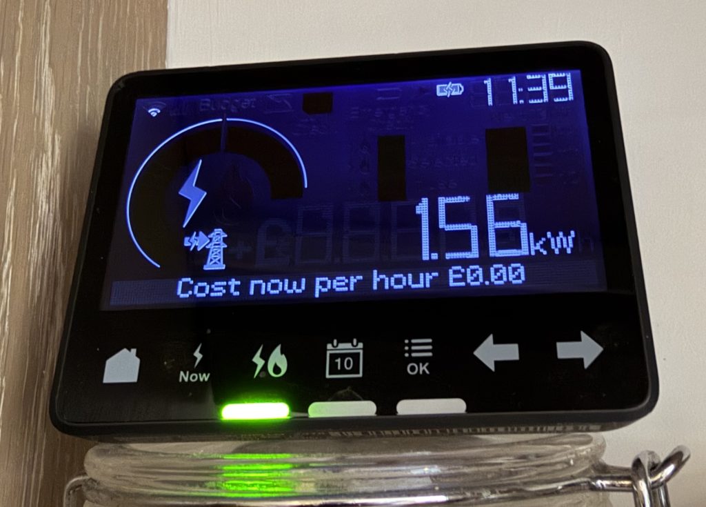 Shows real-time export reading of 1.56kWh from smart display.