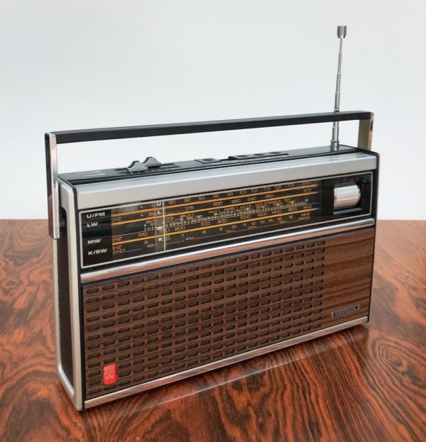 Front view of a Grundig City Boy 1100 Transistor Radio